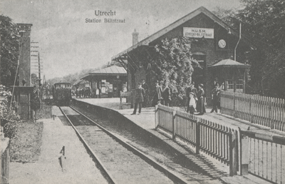 879174 Gezicht op de Halte Biltstraat van de Hollandsche IJzeren Spoorweg-Maatschappij (H.IJ.S.M.) te Utrecht.